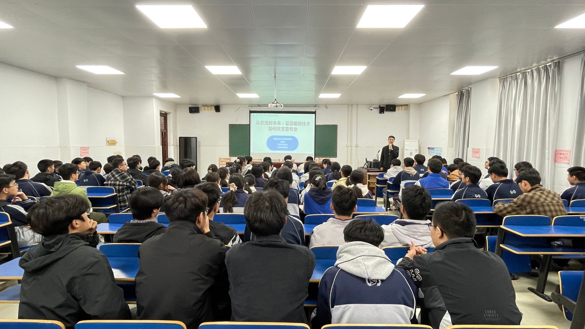 动物科技学院赴凤台一中开展招生宣传